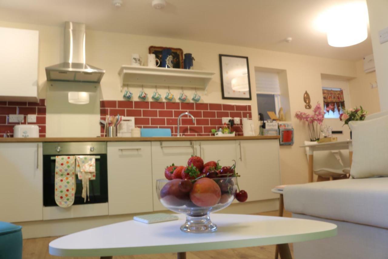Pristine Apartment In The Centre Of גלסטונברי מראה חיצוני תמונה