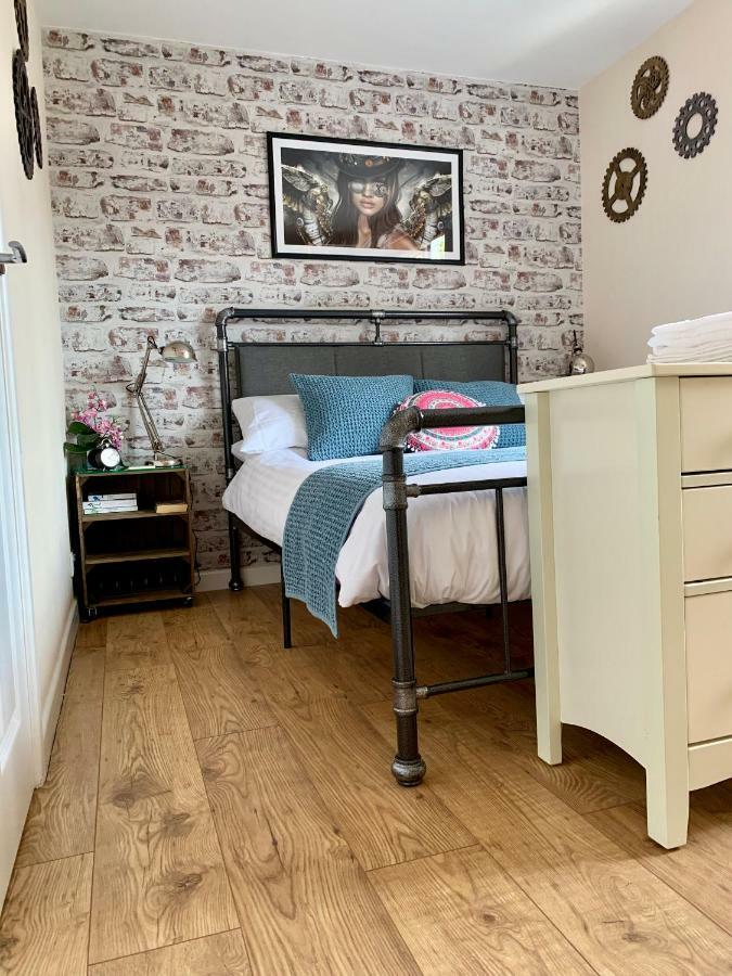 Pristine Apartment In The Centre Of גלסטונברי מראה חיצוני תמונה
