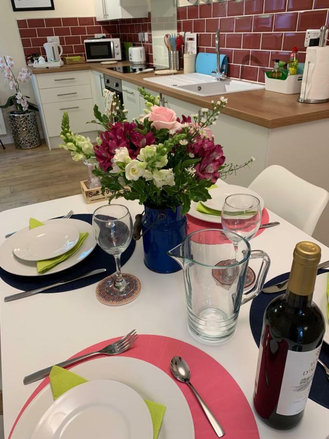 Pristine Apartment In The Centre Of גלסטונברי מראה חיצוני תמונה
