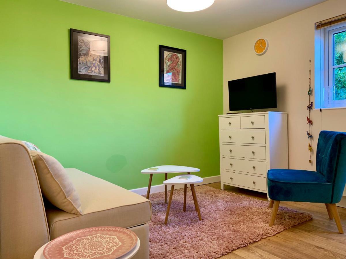 Pristine Apartment In The Centre Of גלסטונברי מראה חיצוני תמונה