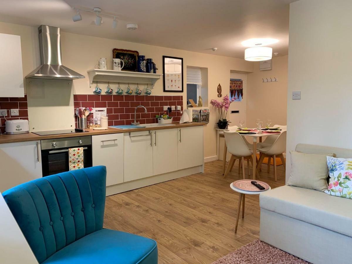 Pristine Apartment In The Centre Of גלסטונברי מראה חיצוני תמונה